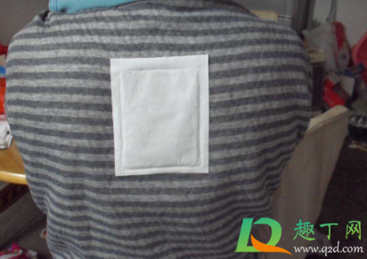 暖宝宝贴在衣服上有胶怎么办(暖宝贴弄衣服上怎么办)