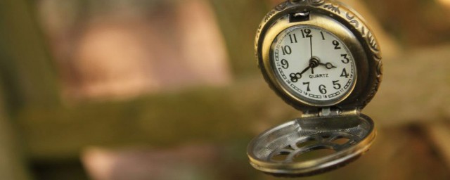 希望同学们在写作时能够用到(为了提高同学们的写作兴趣,我校)