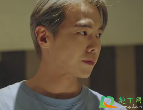 顶楼洛根李是体育老师吗(顶楼洛根李年龄)