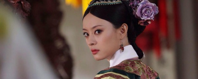 甄嬛由谁饰演(甄嬛传演的谁)