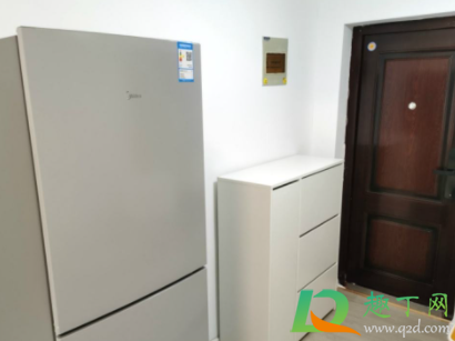 冰箱靠墙最小距离是多少(冰箱要离墙多少公分合适)