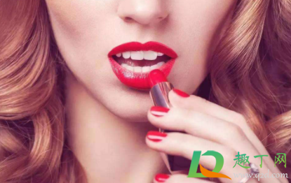 唇炎涂口红会传染吗(唇炎会传染么)