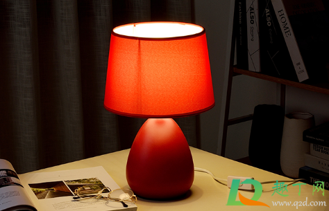 结婚买台灯有什么说法(结婚买灯是什么说法)