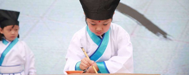 二年级好词好句好段摘抄(二年级好词好句好段摘抄大全100字左右)