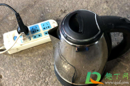 电水壶煮鸡蛋煮得熟么(电水壶煮鸡蛋水开了鸡蛋熟吗)