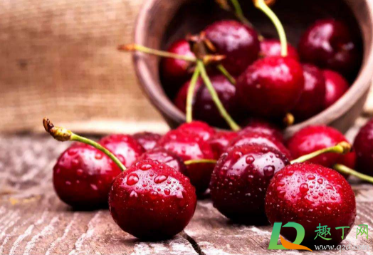 一盒车厘子有一个长毛其他的还能吃吗(车厘子长了白毛能吃吗)