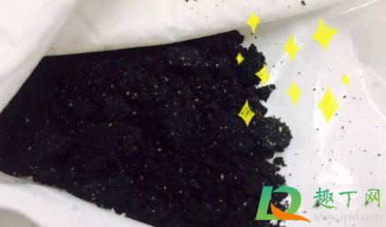 暖宝宝里面的黑色粉末有毒吗(暖宝宝的黑色粉末是什么)