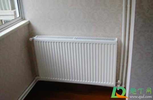 暖气不热放水是放进水管还是出水管(暖气不热放哪个水管的水)