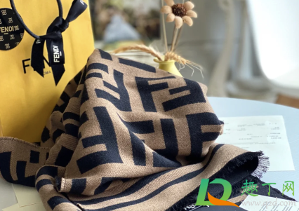 芬迪围巾一千多的是正品吗(淘宝代购芬迪围巾一千多)