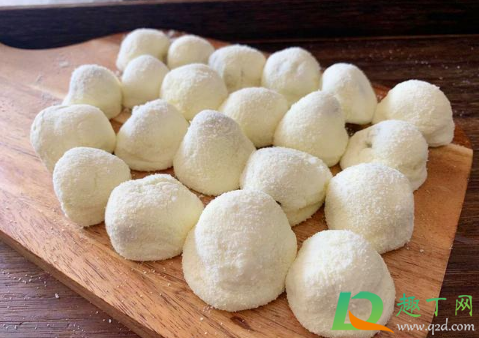 奶枣怎么做不硬(灰枣硬不硬)