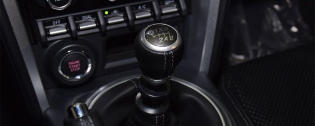 车子自动行驶的过程中可以进行自动换挡吗(行驶过程中自动挡切换手动挡可以吗)