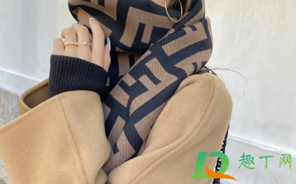 芬迪围巾一般高仿用的什么面料(芬迪羊毛围巾怎么样)