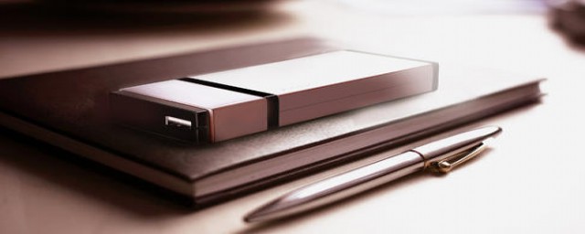 充电宝的充电线是什么型号(充电宝的充电线长什么样)