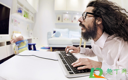 程序员35岁真的会被辞退吗(程序员为什么35岁会被裁员)