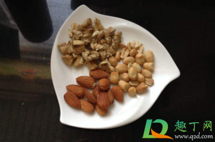 果仁受潮了如何干燥(水果干受潮了怎么办)