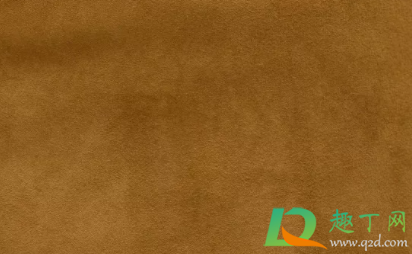 绒面鞋滴上胶水怎么办(绒布鞋上的胶水怎么处理)