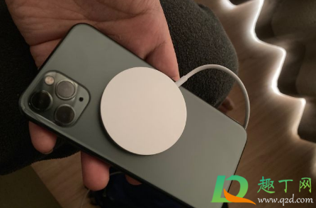 iphone12magsafe充不进电怎么回事(iphone11可以用magsafe充电吗)