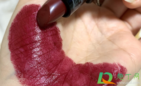 cpb2020圣诞黑天鹅唇膏515好看吗