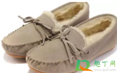 绒面鞋滴上胶水怎么办(绒布鞋上的胶水怎么处理)