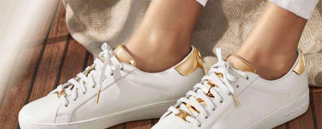 小白鞋的穿搭推荐(小白鞋搭什么衣服最好看)