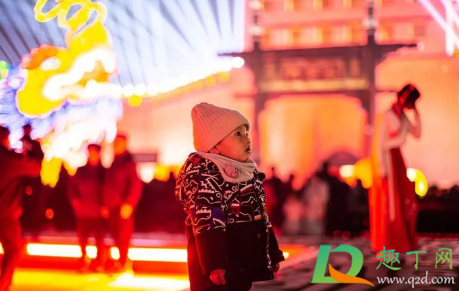 跨年要和什么人一起过(跨年在一起的人)