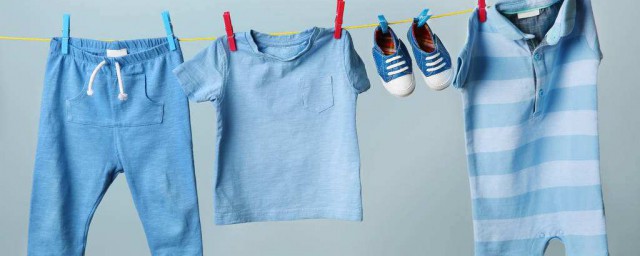 衣服上的油渍用什么清洗(衣服上的油渍用什么清洗比较干净)