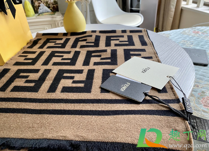 芬迪围巾一千多的是正品吗(淘宝代购芬迪围巾一千多)