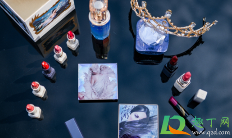 cpb2020圣诞黑天鹅唇膏515好看吗