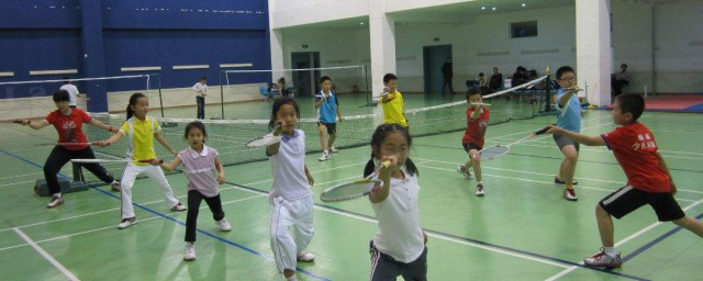 小孩子打羽毛球需要协调性吗(孩子爱打羽毛球培养吗)