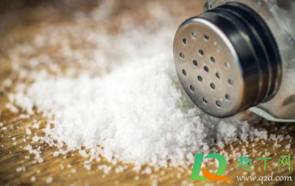 加盐的铁勺为什么容易生锈(铁勺子在盐罐里生锈了) 加盐的铁勺为什么容易生锈(铁勺子在盐罐里生锈了)