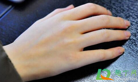 手一到冬天就冻伤怎么办(冬天手受伤冻了怎么办)