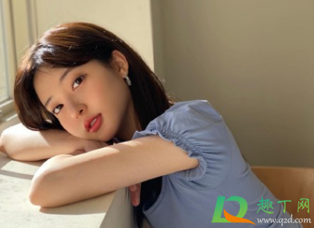 顶楼谁把家教推下去的(顶楼家庭教育)