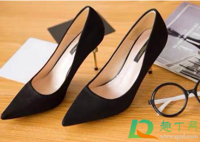 绒面鞋划了怎么补救(绒面鞋划痕处理小妙招)