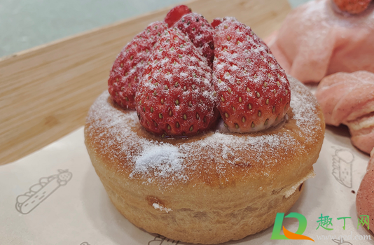 喜茶大颗莓莓布蕾包好吃吗