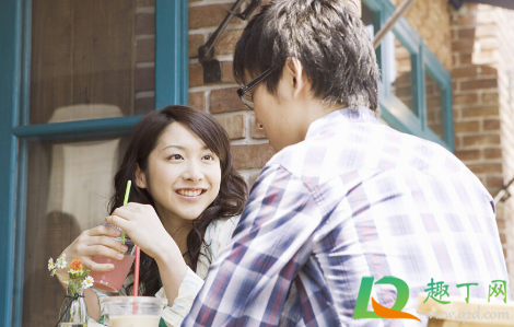 男女第一次约会吃饭要不要AA制(男女约会要不要AA制)