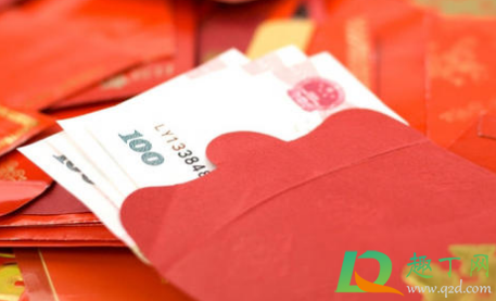 跨年时情侣间该不该给对方发红包(情侣之间端午节要发红包吗)