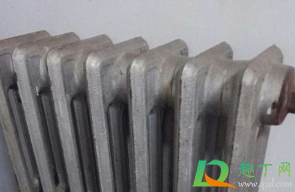 老铸铁暖气片要不要换(老铸铁暖气片怎么拆)