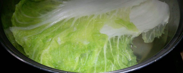 经常吃白菜有什么作用(多吃白菜的好处和坏处)