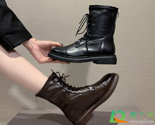 马丁靴为什么穿着脚疼(穿马丁靴脚跟疼)