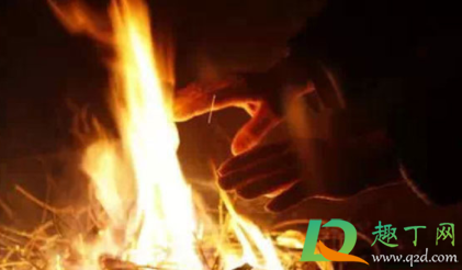 为什么烤火久了会头晕(烤火时头晕是怎么回事)