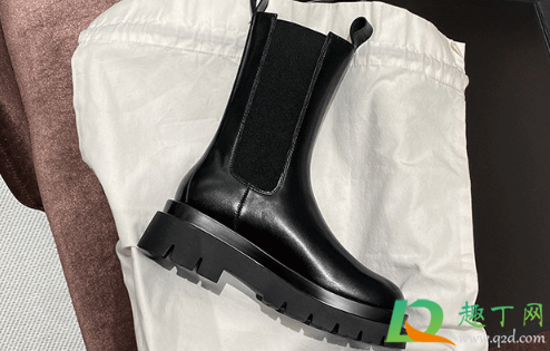 马丁靴怎么穿不会皱(马丁靴怎么才能不起皱)