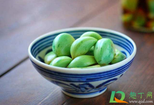 腊八蒜发黄还能吃吗(腊八蒜发黄怎么回事)