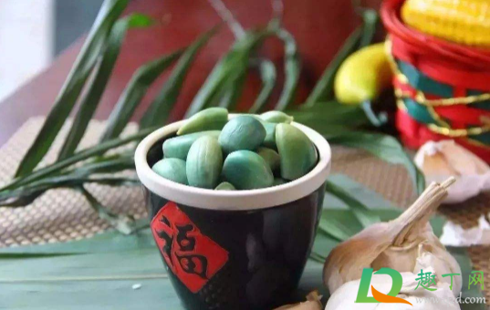 腊八蒜发黄还能吃吗(腊八蒜发黄怎么回事)