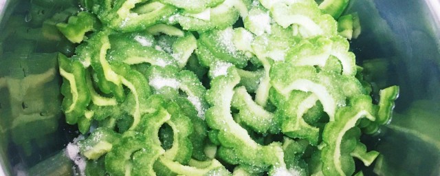 与苦瓜相克的食材有哪些(苦瓜与什么相克的食物)