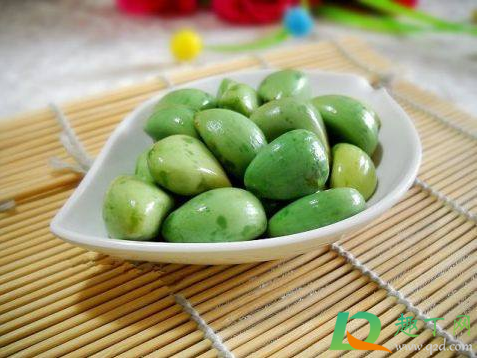 腊八蒜要去皮吗(腊八蒜剥完皮不洗行吗) 腊八蒜要去皮吗(腊八蒜剥完皮不洗行吗)