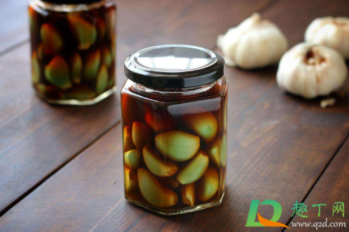 腊八蒜吃多了胃难受怎么办(喝了腊八蒜里的醋胃难受)