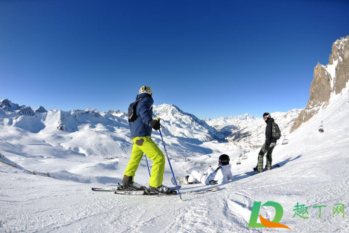 滑雪鞋要刚好还是小一点(滑雪鞋偏大还是偏小)