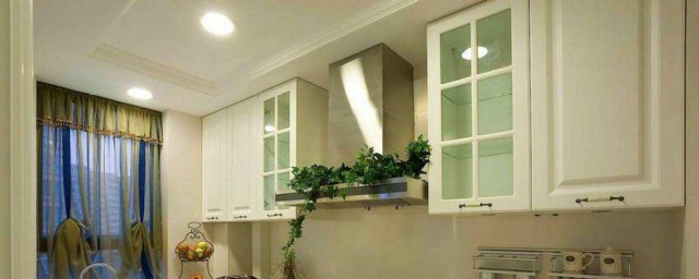 对开门和上翻门各自有什么优点(对开门和推拉门的区别)