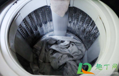 洗衣机衣服放多了会坏吗(洗太重的东西洗衣机会不会坏)