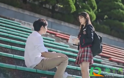 顶楼闵雪雅和露娜是同一个人吗(顶楼闵雪雅和安娜是同一个人吗)